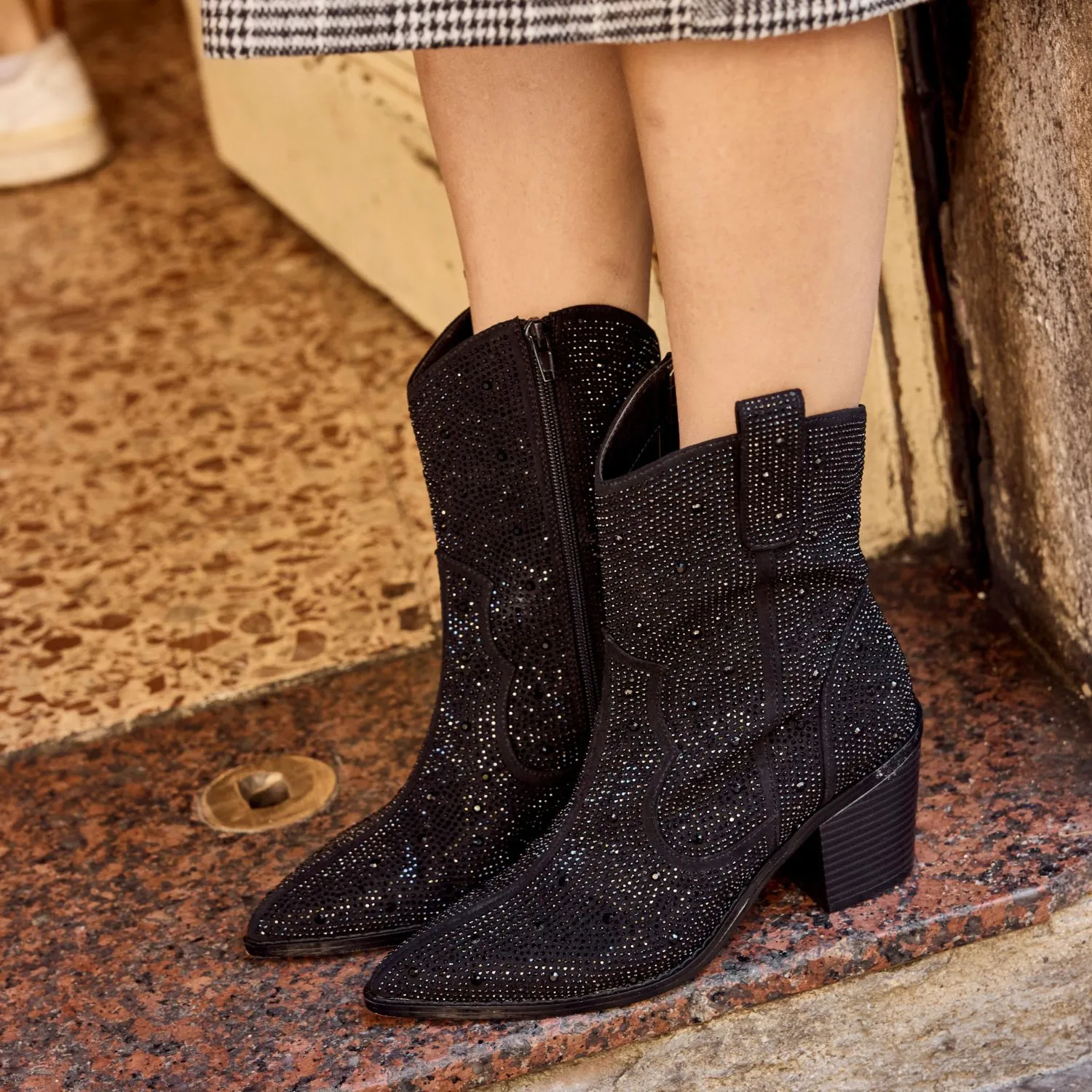 2303493_2201-5 slide-5